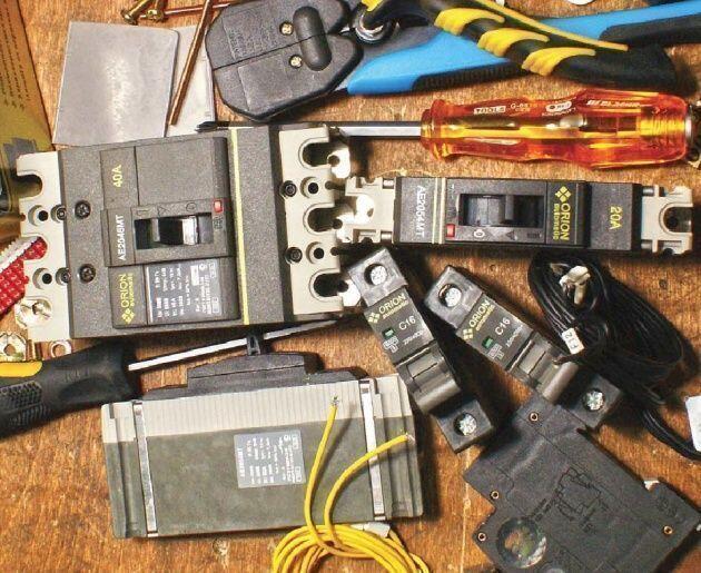 Автоматический выключатель АЕ 2046 МТ-120 63А 690В (с независ. расцепителем) Автоматический выключатель АЕ 2046 МТ-120 63А 690В (с независ. расцепителем)