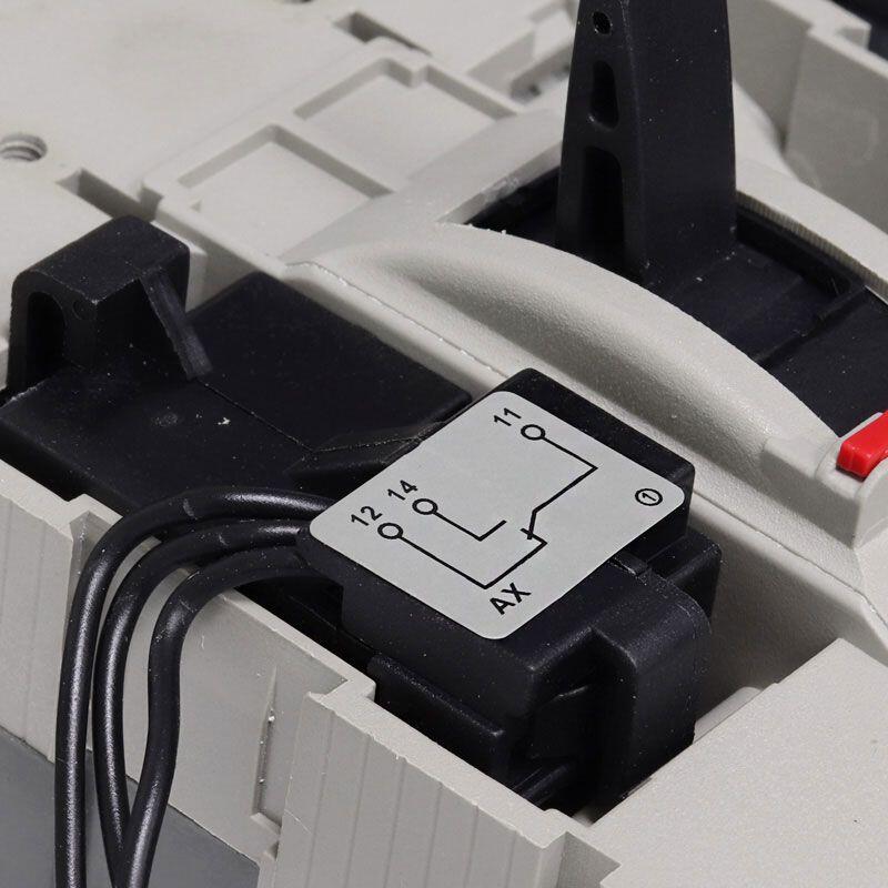 Автоматический выключатель АЕ 2046 МТ-400 10А 690В (с доп. контактом) Автоматический выключатель АЕ 2046 МТ-400 10А 690В (с доп. контактом)