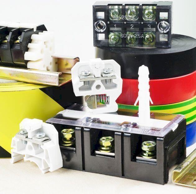 Блок зажимов ТС-604  (60А;   4 пары клемм)