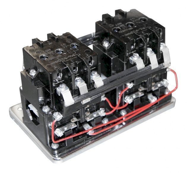 Электромагнитный пускатель ПМА 3300 УХЛ4 В 220В 4з+4р КЗЭ Электромагнитный пускатель ПМА 3300 УХЛ4 В 220В 4з+4р КЗЭ