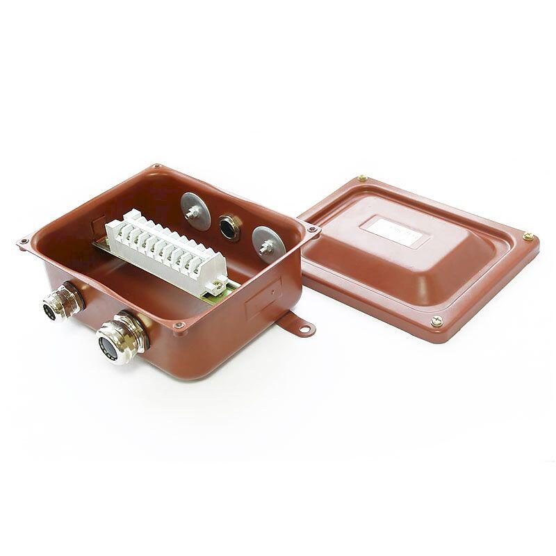 Коробка с зажимами наборными КЗНС-08 УХЛ1,5 IP65 латунный ввод ЗЭТАРУС Коробка с зажимами наборными КЗНС-08 УХЛ1,5 IP65 латунный ввод ЗЭТАРУС