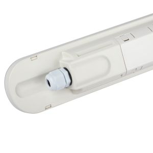 Линейный светодиодный светильник ЭРА SPP-201-W-65K-018 18Вт 6500К 1710Лм IP65 600мм матовый Линейный светодиодный светильник ЭРА SPP-201-W-65K-018 18Вт 6500К 1710Лм IP65 600мм матовый