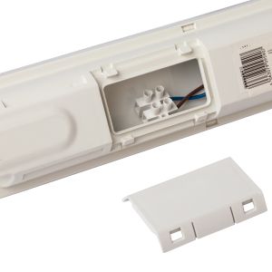 Линейный светодиодный светильник ЭРА SPP-201-W-65K-018 18Вт 6500К 1710Лм IP65 600мм матовый Линейный светодиодный светильник ЭРА SPP-201-W-65K-018 18Вт 6500К 1710Лм IP65 600мм матовый