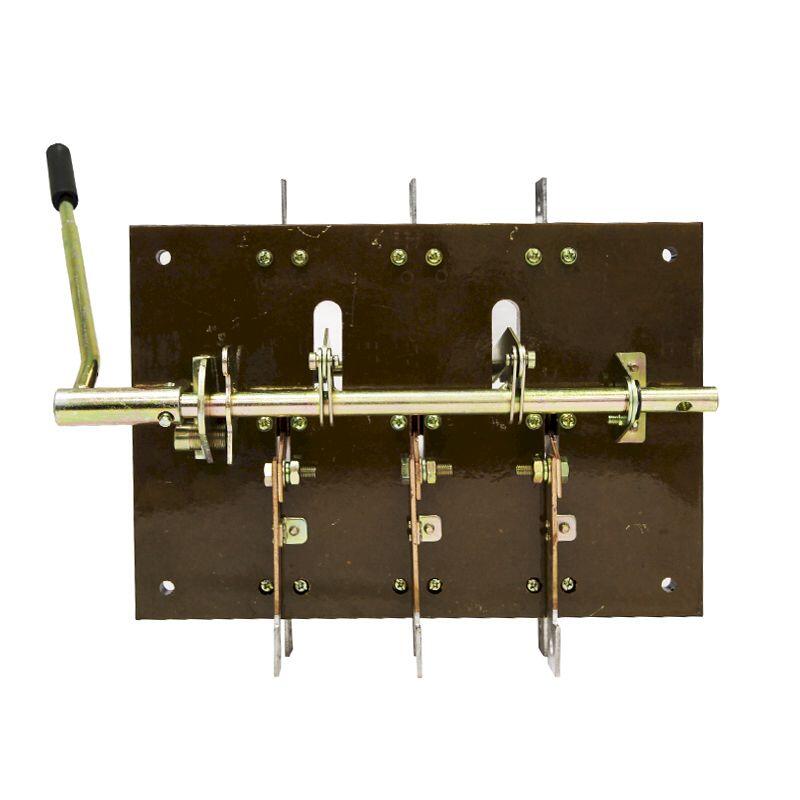 Переключатель ПБ-36 630А на текстолите, с дугогасительными камерами Переключатель ПБ-36 630А на текстолите, с дугогасительными камерами