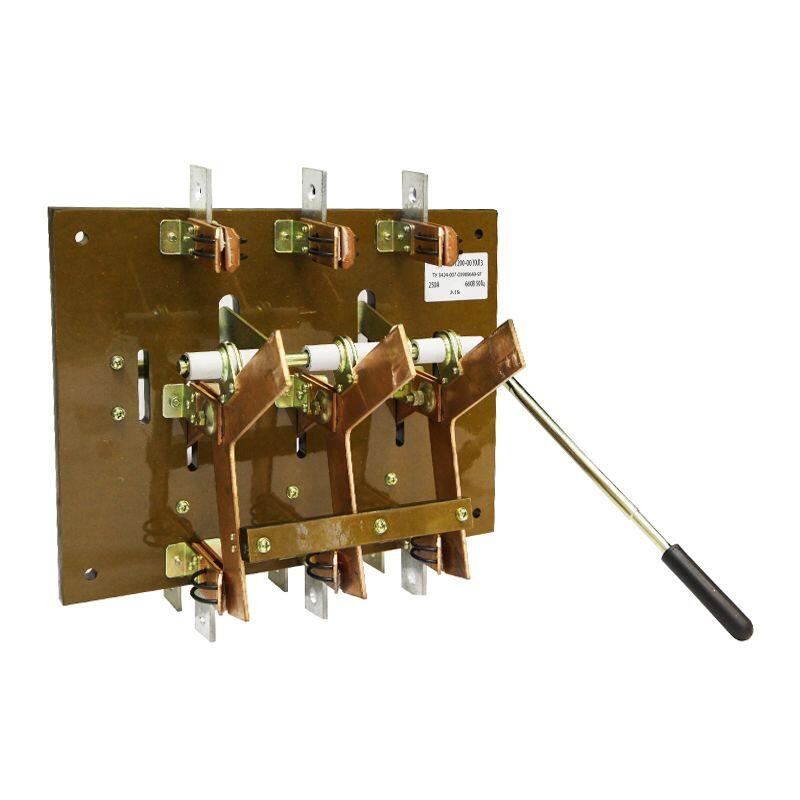 Переключатель-разъединитель ПРБ-01-39В31200-00 УХЛ3 630А Переключатель-разъединитель ПРБ-01-39В31200-00 УХЛ3 630А