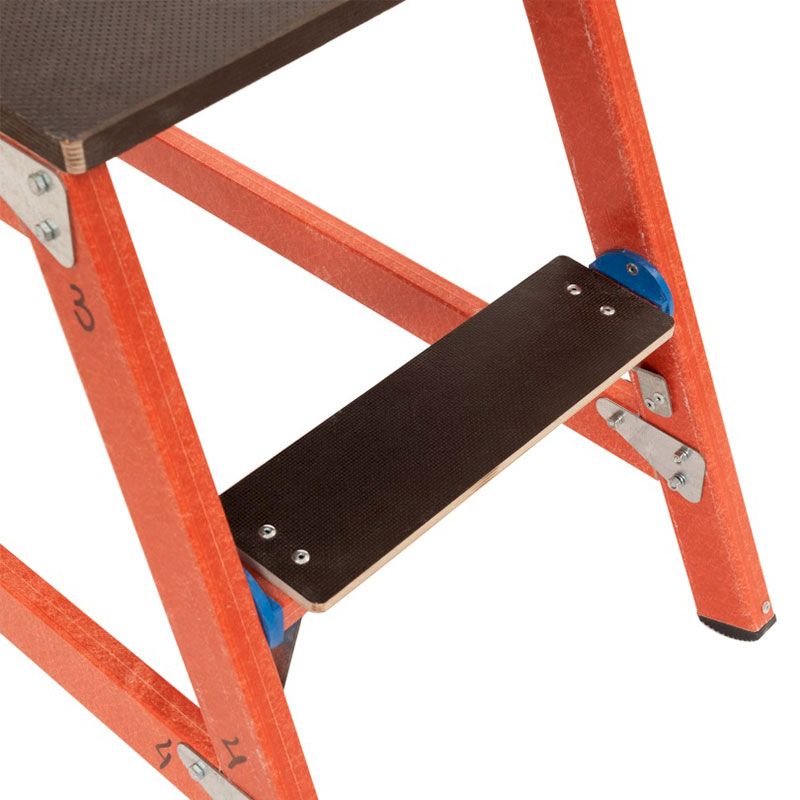 Подмость диэлектрическая стеклопластиковая ССД-0,6 П (Н-0,6м, 2ступ, 9кг) Подмость диэлектрическая стеклопластиковая ССД-0,6 П (Н-0,6м, 2ступ, 9кг)