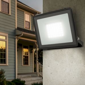 Прожектор светодиодный уличный ЭРА LPR-023-0-30K-050 50Вт 3000K 4000Лм IP65 Прожектор светодиодный уличный ЭРА LPR-023-0-30K-050 50Вт 3000K 4000Лм IP65