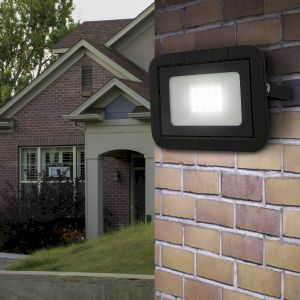 Прожектор светодиодный уличный ЭРА PRO LPR-061-0-65K-020 20Вт 6500К 1900Лм IP65 Прожектор светодиодный уличный ЭРА PRO LPR-061-0-65K-020 20Вт 6500К 1900Лм IP65