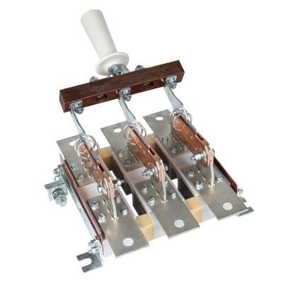 Разъединитель РЕ 19-39-31110-00 УХЛ3 630А центральная рукоятка Разъединитель РЕ 19-39-31110-00 УХЛ3 630А центральная рукоятка