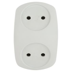 Разветвитель электрический ЭРА SPx-2-W на 2 розетки без заземления 10А белый Разветвитель электрический ЭРА SPx-2-W на 2 розетки без заземления 10А белый