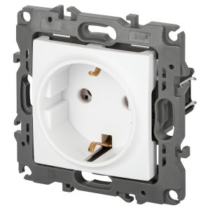 Розетка ЭРА Серия 12 12-2101-01М 2P+E Schuko, 16А-250В, белый матовый