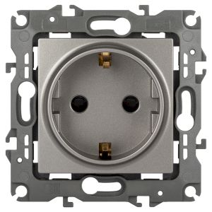 Розетка ЭРА Серия 12 12-2102-16 , 2P+E Schuko со шторками, 16А-250В, Эра12, титан Розетка ЭРА Серия 12 12-2102-16 , 2P+E Schuko со шторками, 16А-250В, Эра12, титан