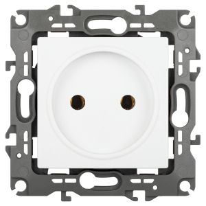Розетка ЭРА Серия 12 12-2105-01М , 2P, 16А-250В, белый матовый Розетка ЭРА Серия 12 12-2105-01М , 2P, 16А-250В, белый матовый