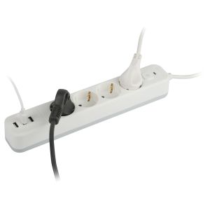 Сетевой фильтр ЭРА USF-4es-1,5m-3xUSBA-W с базовой защитой с заземлением с выключателем 4 розетки+3xUSBA 3,1A 1,5м 10А