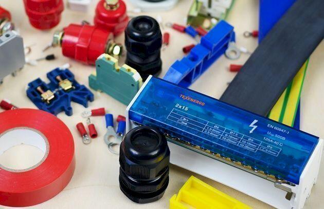 Шина нулевая "N"на DIN-рейку в корпусе 4х 7 групп