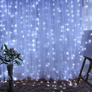 Светодиодная новогодняя гирлянда ЭРА  ЕNIGW - 320W Занавес 8 режимов 3*2 м холодный белый 320 LED IP20