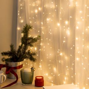 Светодиодная новогодняя гирлянда ЭРА ENIZ-800W занавес Роса-мишура 3*2 м теплый свет 800 microled IP20 Светодиодная новогодняя гирлянда ЭРА ENIZ-800W занавес Роса-мишура 3*2 м теплый свет 800 microled IP20