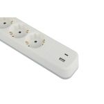 Сетевой фильтр ЭРА USF-4es-3m-2xUSBAC-W с базовой защитой с заземлением с выключателем 4 розетки+2xUSBA+C 3,1A 3м 10А